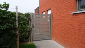 Porte pivotante en Aluminium ALZEBRA Kopal