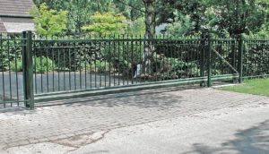 Porte coulissante autoportante type "LANCIO" manuelle