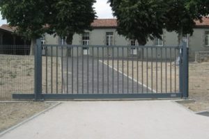 Porte Coulissante autoportante "ROBUSTA PLUS R2000" - manuelle - Betafence