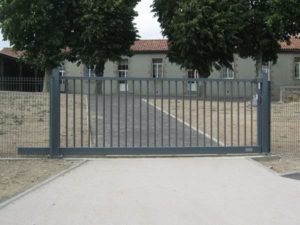 Porte Coulissante autoportante "ROBUSTA PLUS R2000" - manuelle - Betafence
