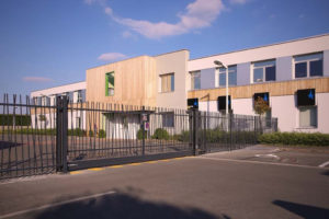 Porte coulissante sur rail type "JUNGLE"  - manuelle -