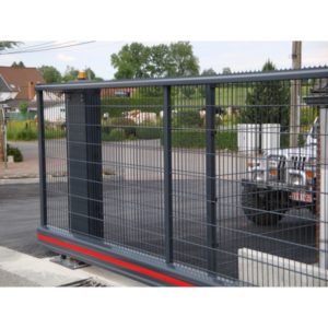 Porte coulissante autoportante type "TERMINUS" - remplissage panofor 8/6/8 - automatisée