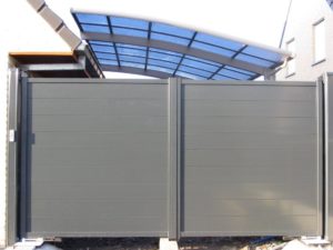 Porte Pivotante en aluminium ALZEBRA BLIND