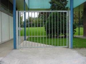 Portail type "G" à barreaux Kopal - Galvanisé