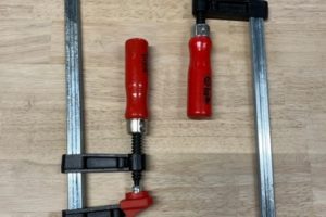 Serre-joint DIN 5117