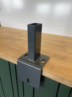 Platine équerre en "L" (10cm) pour poteaux 60/40 ou 60/60