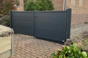 Portail pivotant aluminium "Soliplace POP" - Place